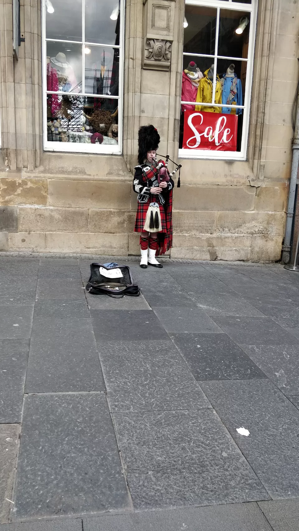 Photo of Edinburgh, UK by Deepika Trilokekar Shringarpure
