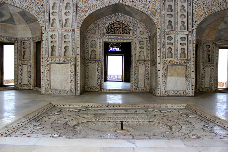 Photo of An Epitome Of Mughal Architecture -Agra Fort 12/24 by Kavita