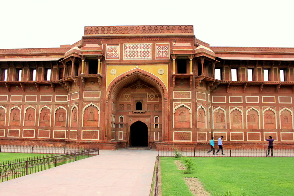 Photo of An Epitome Of Mughal Architecture -Agra Fort 22/24 by Kavita