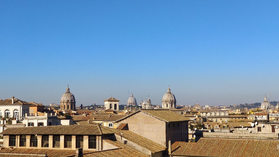 Photo of Flamboyant ITALY 1/1 by Abhishta Kumar