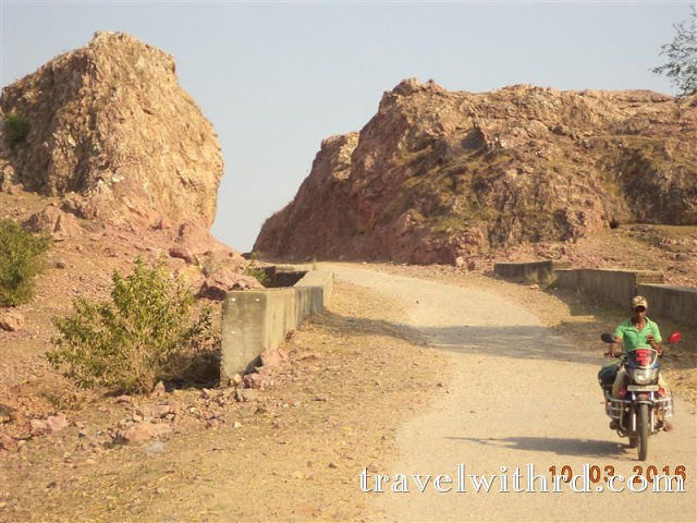 Photo of दशरथ मांझी: पर्वत से भी ऊँचे एक पुरुष की कहानी (Dashrath Manjhi: The Mountain Man) - Travel With RD 7/16 by RD Prajapati