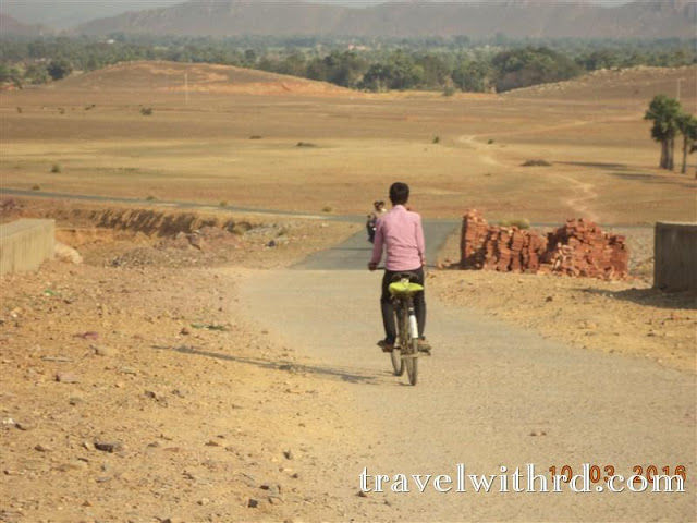 Photo of दशरथ मांझी: पर्वत से भी ऊँचे एक पुरुष की कहानी (Dashrath Manjhi: The Mountain Man) - Travel With RD 10/16 by RD Prajapati