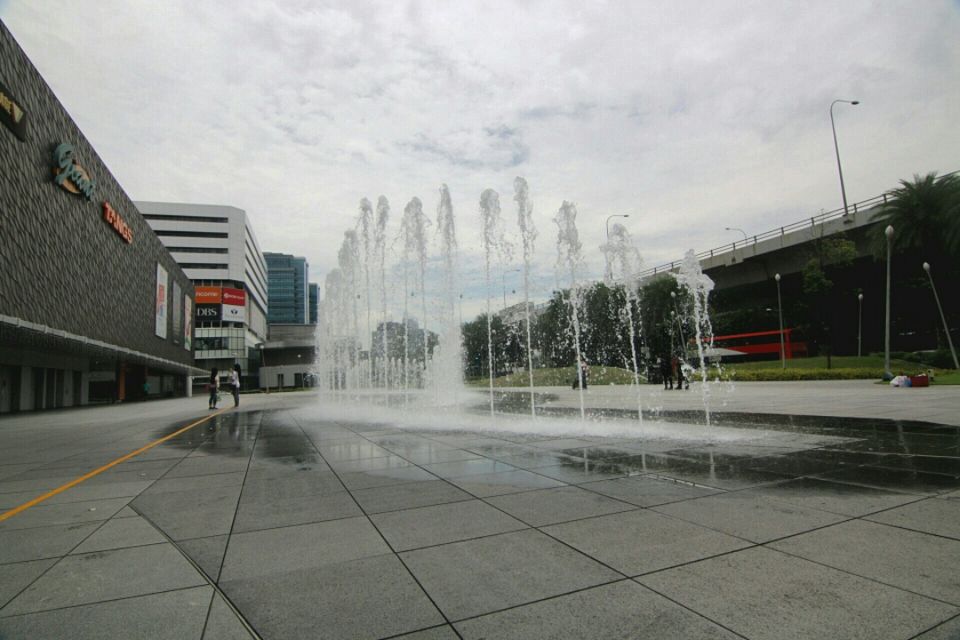 Photo of Things not to do in Singapore by Abhinav Deb