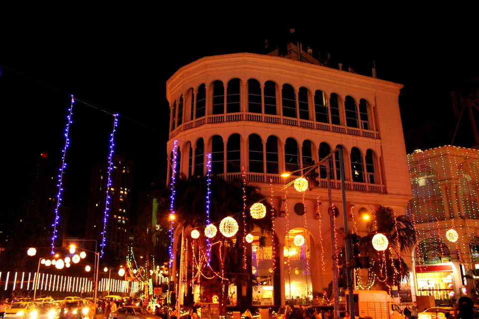 Photo of City Scape: Mumbai – New year celebrations & decorations at Hiranandani Powai 5/15 by Arnav Trivedi
