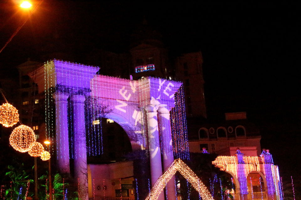 Photo of City Scape: Mumbai – New year celebrations & decorations at Hiranandani Powai 11/15 by Arnav Trivedi