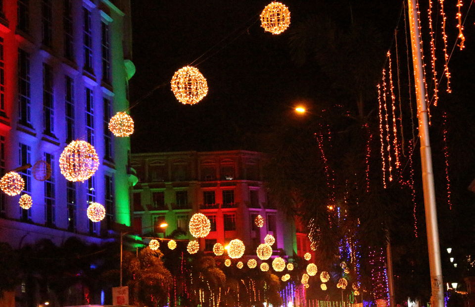 Photo of City Scape: Mumbai – New year celebrations & decorations at Hiranandani Powai 12/15 by Arnav Trivedi