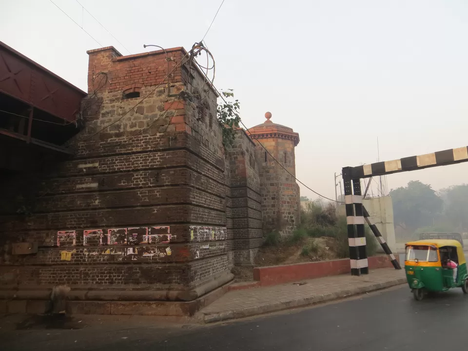 Photo of Old Iron Bridge, Shahdara, New Delhi, Delhi, India by Vishal Kapur