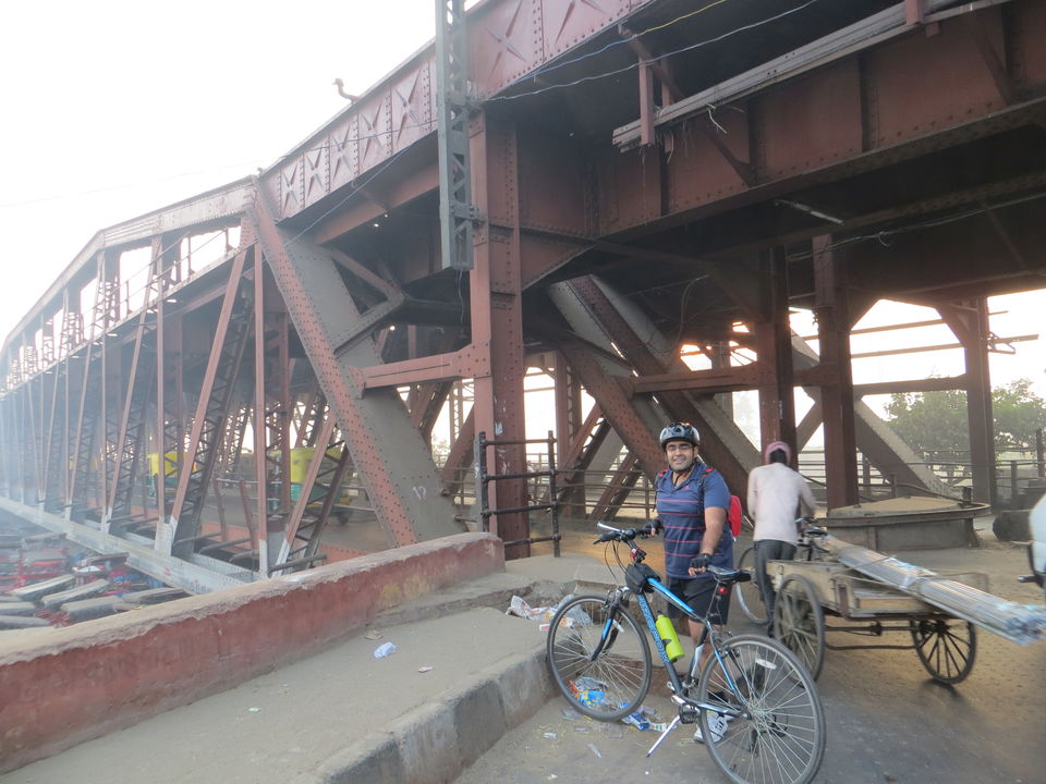 Photo of Old Iron Bridge, Shahdara, New Delhi, Delhi, India by Vishal Kapur