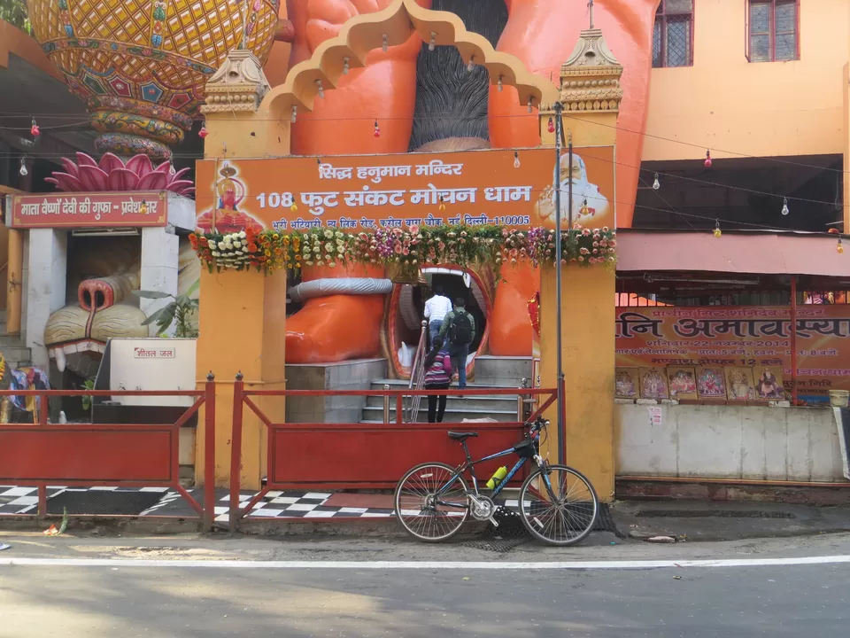 Photo of Jhandewalan Mandir, Jhandewalan Devi Mandir Marg, Block E, New Delhi, Delhi, India by Vishal Kapur