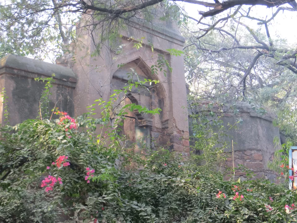 Photo of Bhuli Bhatiyari Ka Mahal, Central Ridge Reserve Forest, New Delhi, Delhi, India by Vishal Kapur