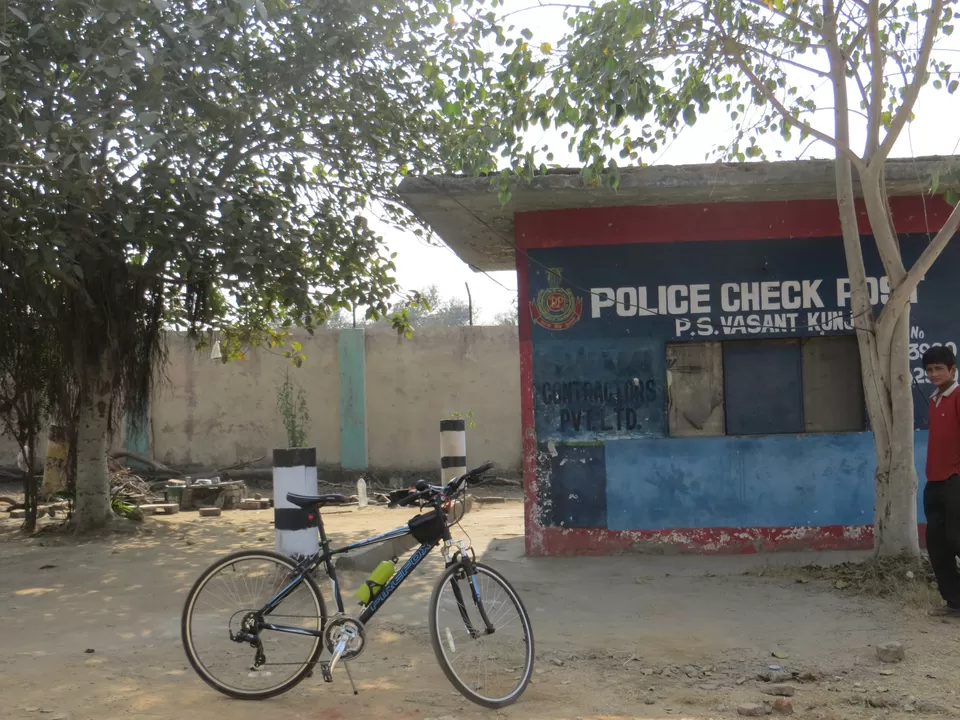 Photo of Delhi-Gurgaon Expressway, Milakpur Kohi Rangpuri, Mahipalpur, New Delhi, Delhi, India by Vishal Kapur