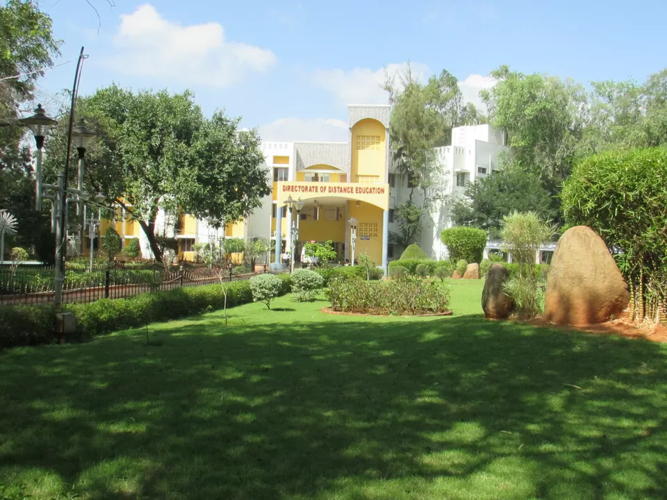 Photo of School of Humanities, Pondicherry, Puducherry, India by Vignesh Murugesan