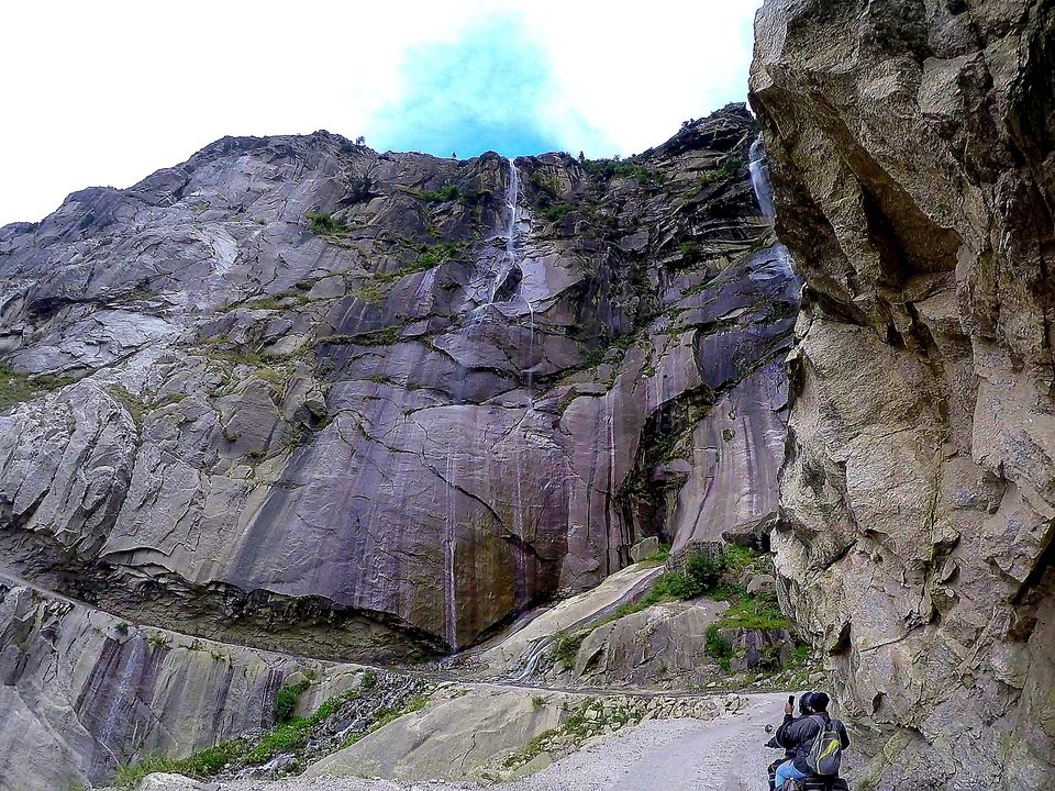 Photo of Riding on the world's most dangerous road, which is in India 8/9 by RE Charanpreet Singh
