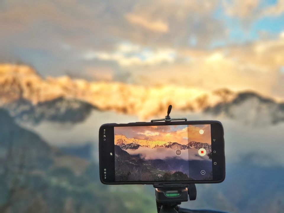 Photo of The Golden Kiss - An eternal love story of the mountains and the sun. 2/5 by S S (Saurabh Sabikhi)