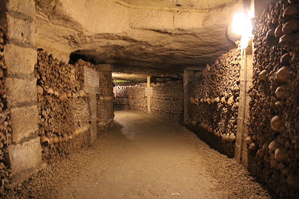 Photo of Beneath the Beautiful City of Paris Lies a 'City of the Dead' Even Locals Don't Know About! 1/18 by S S (Saurabh Sabikhi)