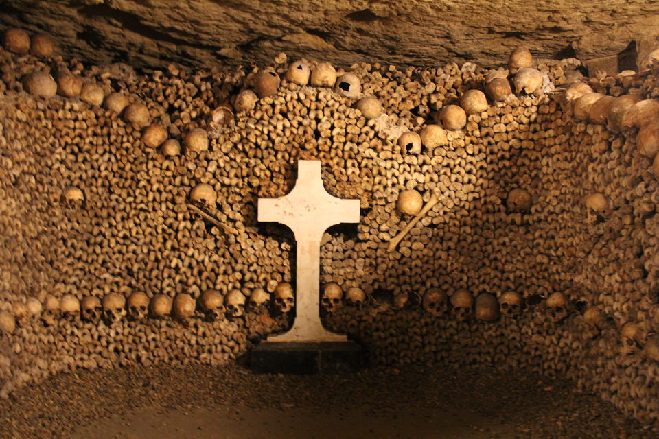 Photo of Beneath the Beautiful City of Paris Lies a 'City of the Dead' Even Locals Don't Know About! 11/18 by S S (Saurabh Sabikhi)