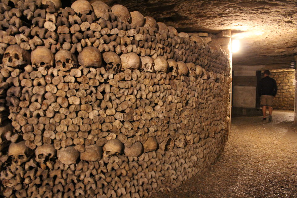 Photo of Beneath the Beautiful City of Paris Lies a 'City of the Dead' Even Locals Don't Know About! 14/18 by S S (Saurabh Sabikhi)