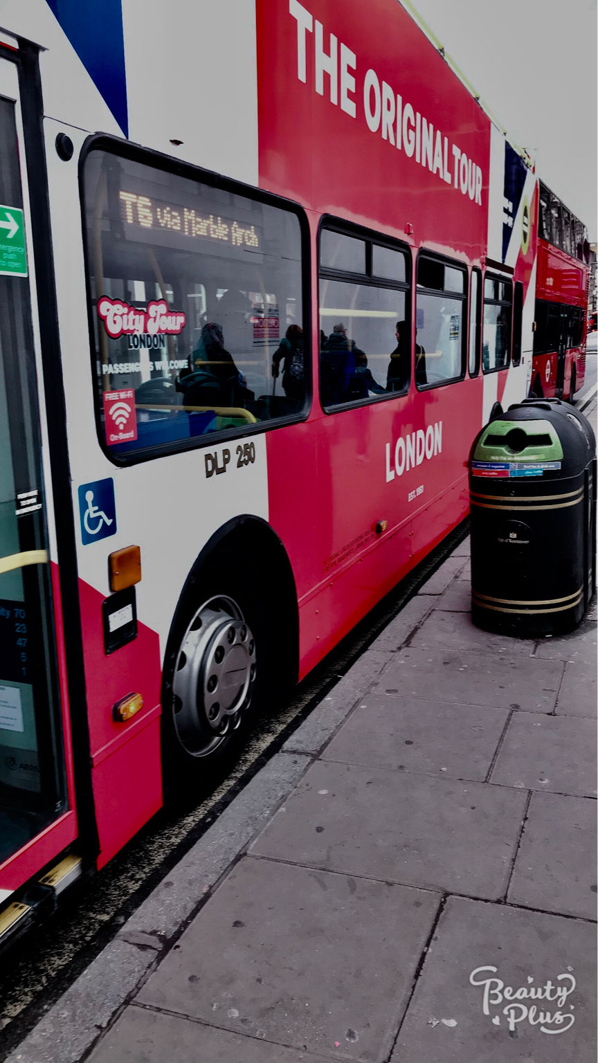 Photo of London Streets by Summi