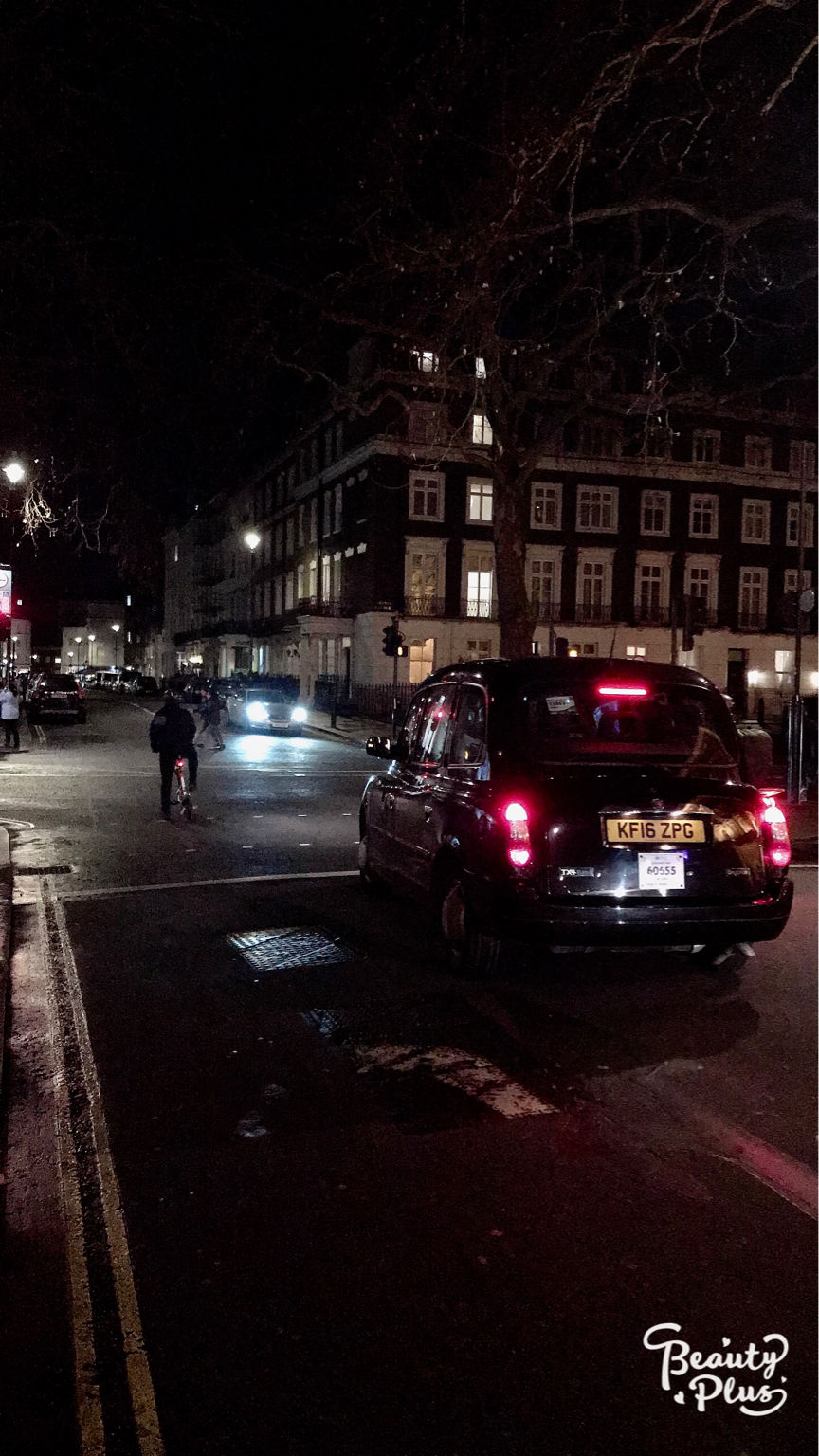 Photo of London Streets by Summi