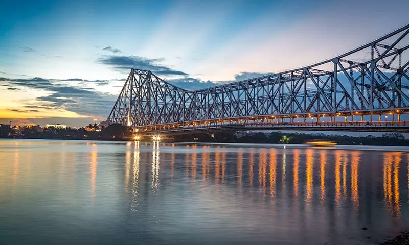 Photo of Howrah Bridge: The Iconic Landmark of Kolkata by Tripoto SEO
