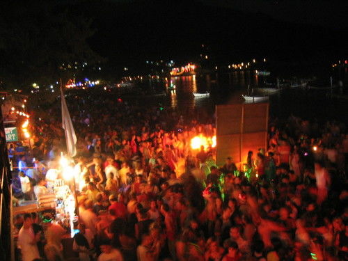 Photo of Full Moon Party Ko Pha Ngan Ban Tai Surat Thani Thailand by Ruchika Makhija