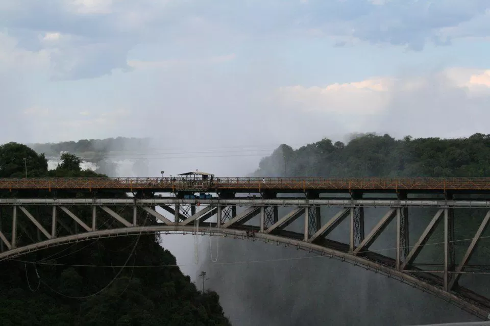 Photo of Victoria Falls Bridge by Carola