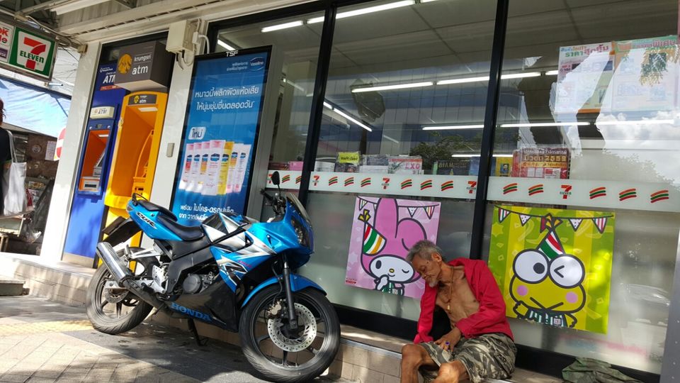 Photo of Silom Bangkok Thailand by Lincoln