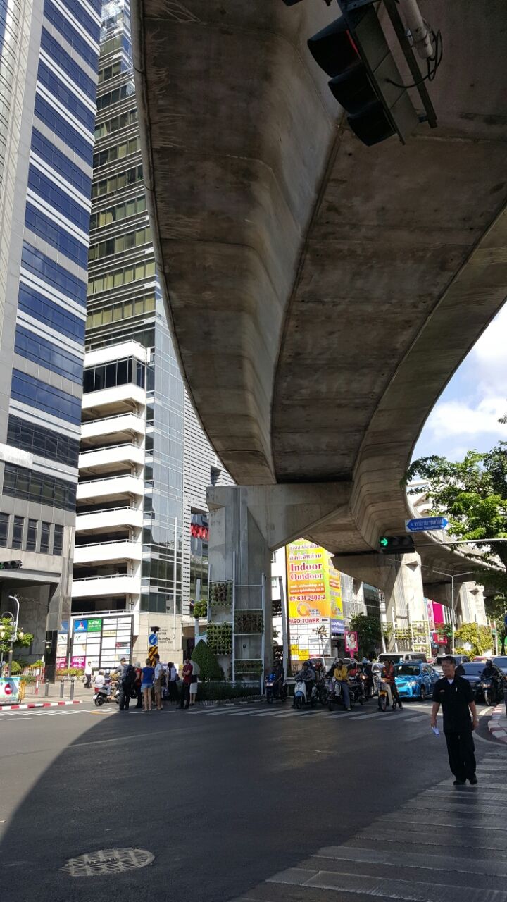 Photo of Silom Bangkok Thailand by Lincoln