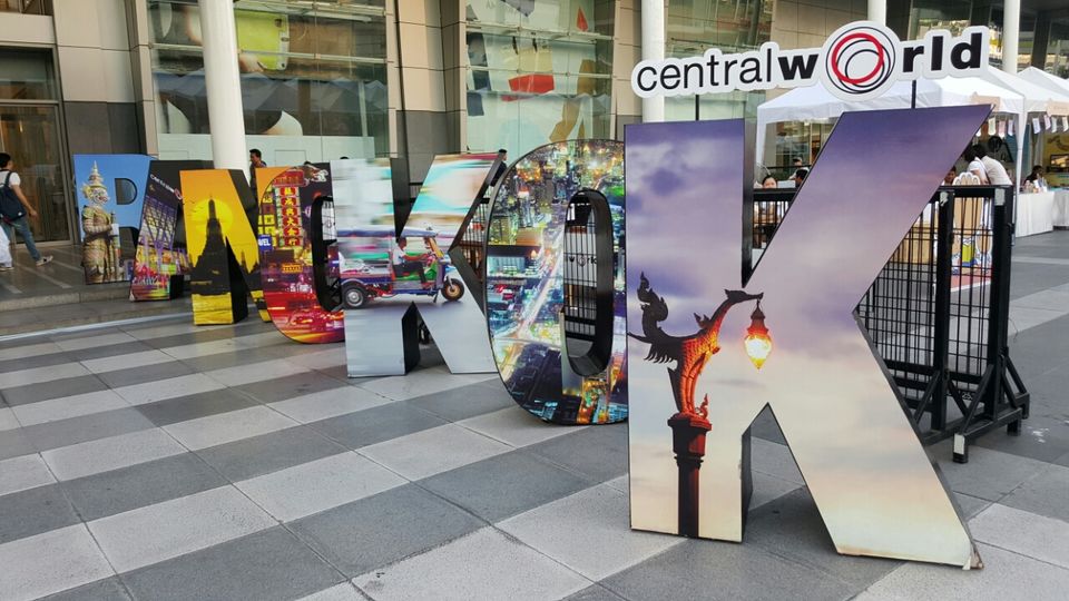 Photo of Night time Bangkok Centerpoint Shopping Center by Lincoln