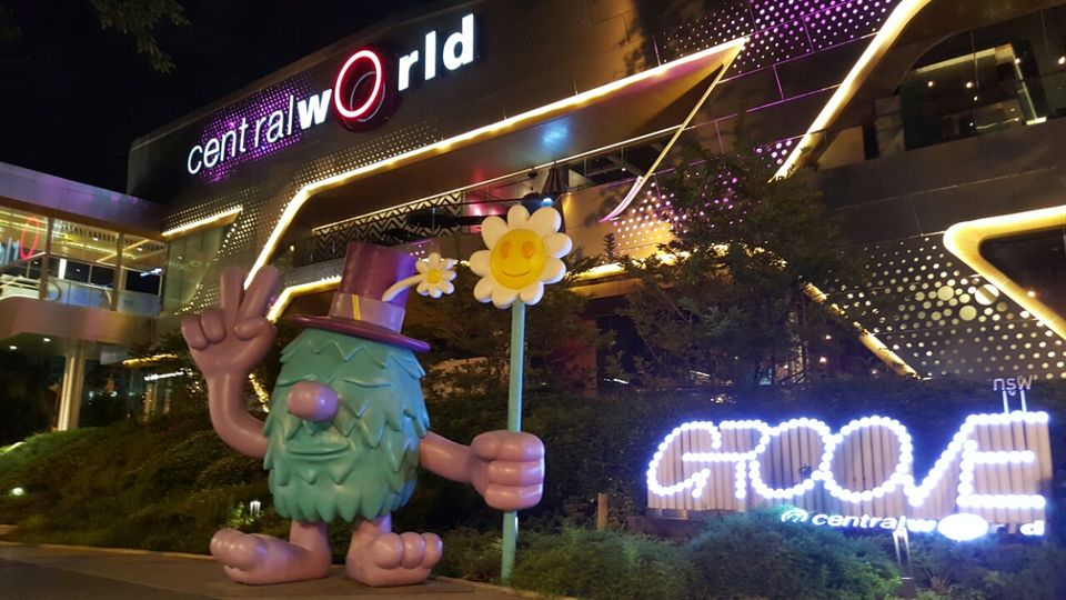 Photo of Night time Bangkok Centerpoint Shopping Center by Lincoln