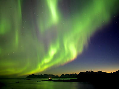 Photo of Spirits of the sky – Why and where to see the Northern Lights 1/6 by Khyati Thaker @ A Lawyer's Voyage