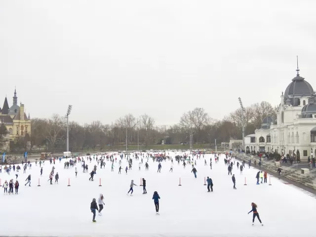 Photo of Austria in winters, is it a good idea or a bad one? by Khyati Thaker @ A Lawyer's Voyage