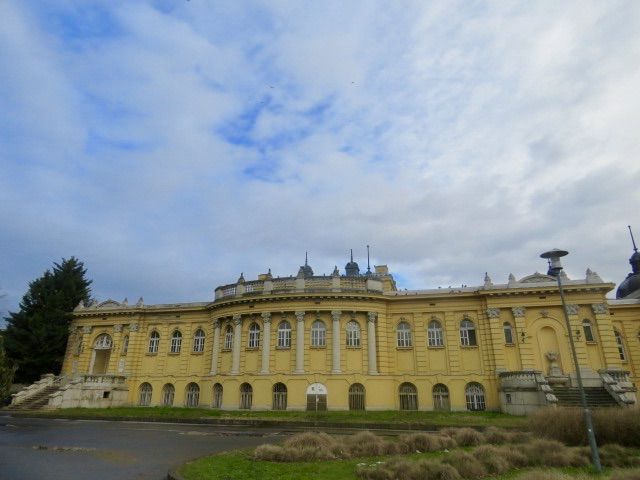Photo of Budapest, Széchenyi Thermal Bath, Állatkerti körút, Hungary by Khyati Thaker @ A Lawyer's Voyage