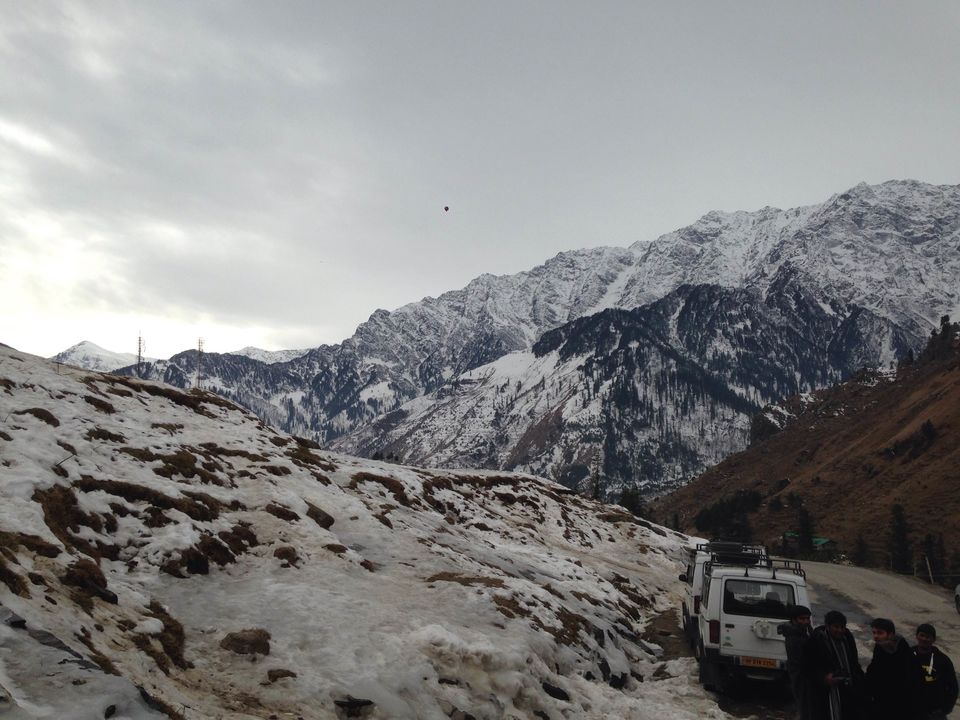 Photo of Manali – The Winter Wonderland 3/4 by Asha Bharati