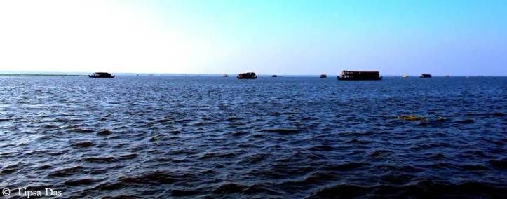 Photo of Kerala Diaries 2: The quintessential houseboat cruise – Worth it/ Not? 20/21 by Lipsa D