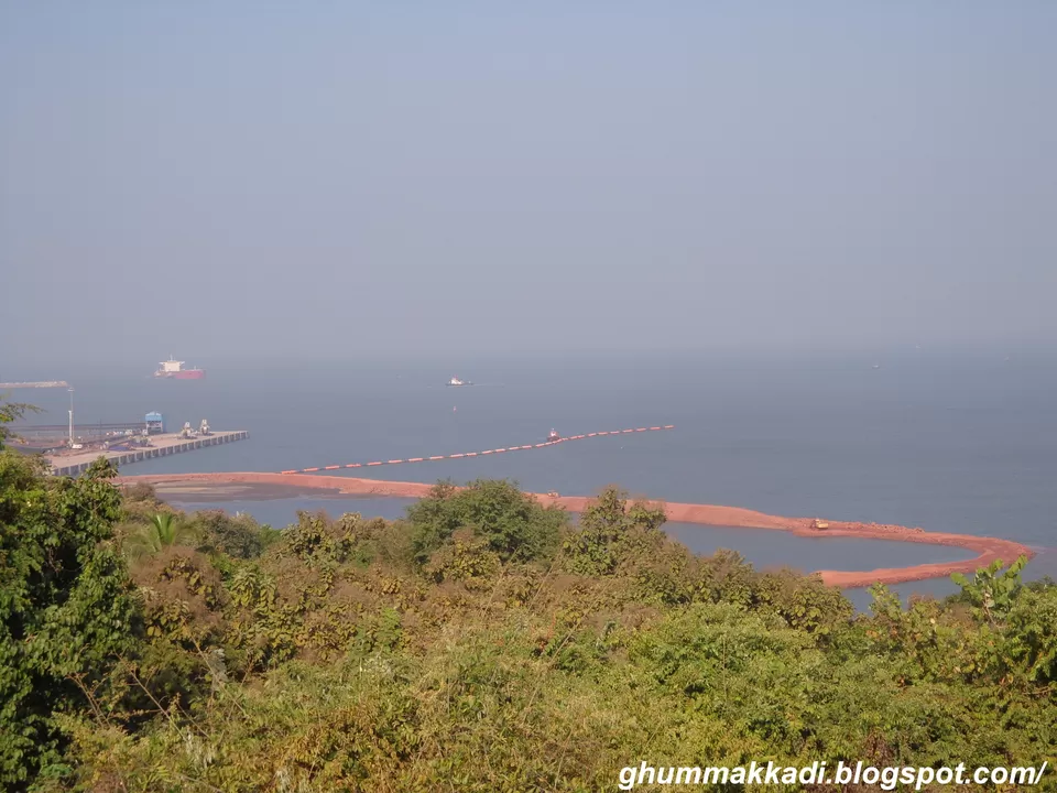 Photo of Jaigad Fort, Jaigad, Maharashtra, India by A Ghumakkad Couple