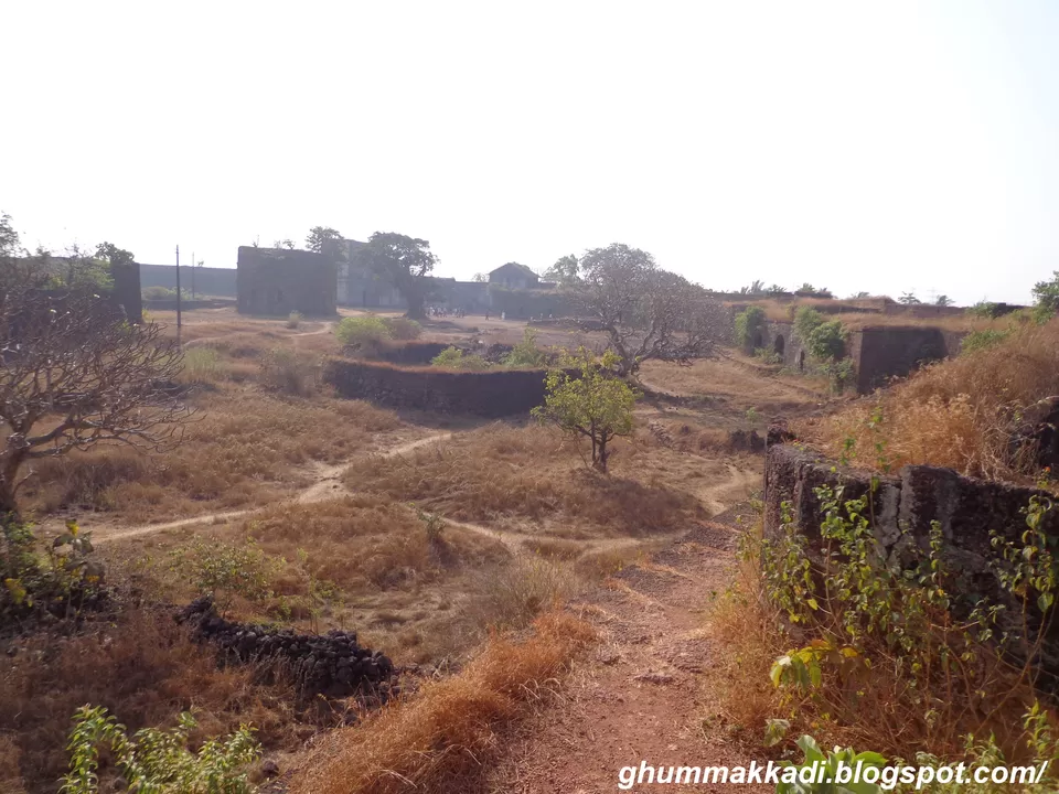 Photo of Jaigad Fort, Jaigad, Maharashtra, India by A Ghumakkad Couple
