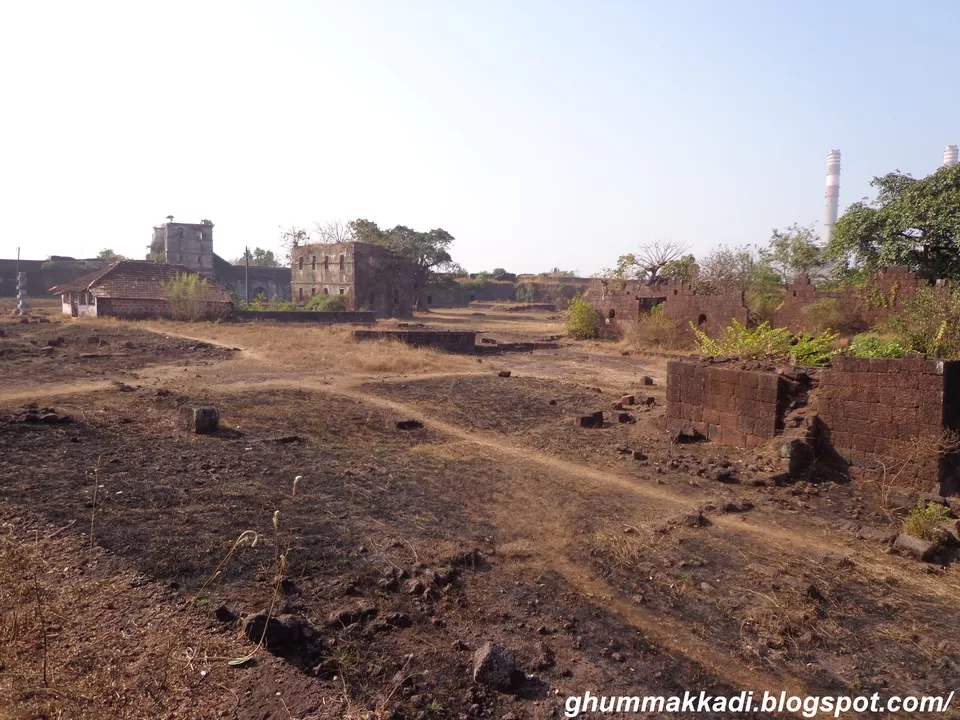 Photo of Jaigad Fort, Jaigad, Maharashtra, India by A Ghumakkad Couple