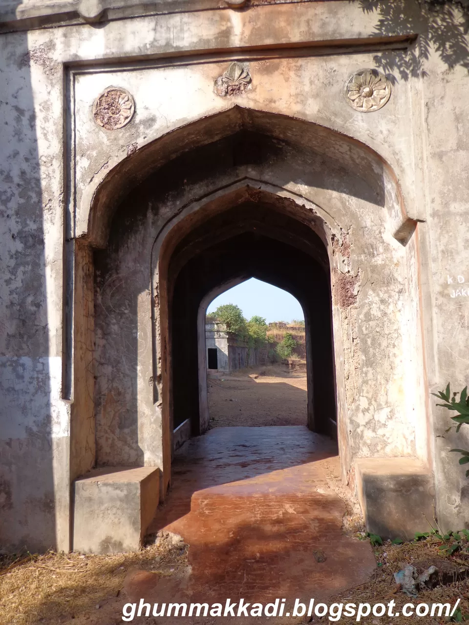 Photo of Jaigad Fort, Jaigad, Maharashtra, India by A Ghumakkad Couple