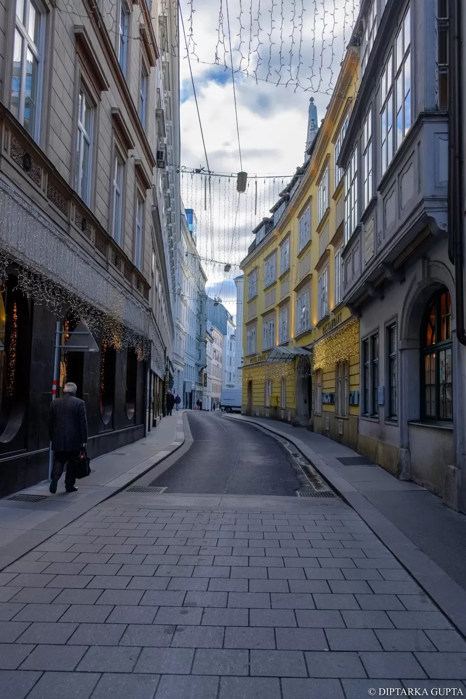 Photo of Stephansplatz, Vienna, Austria by Diptarka Gupta
