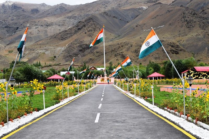 Photo of I found my road to happiness on the way to Ladakh! 14/14 by Kanika Chopra