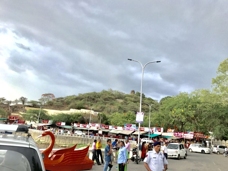 Photo of Fateh Sagar Lake, Udaipur, Rajasthan, India by Design Pandits