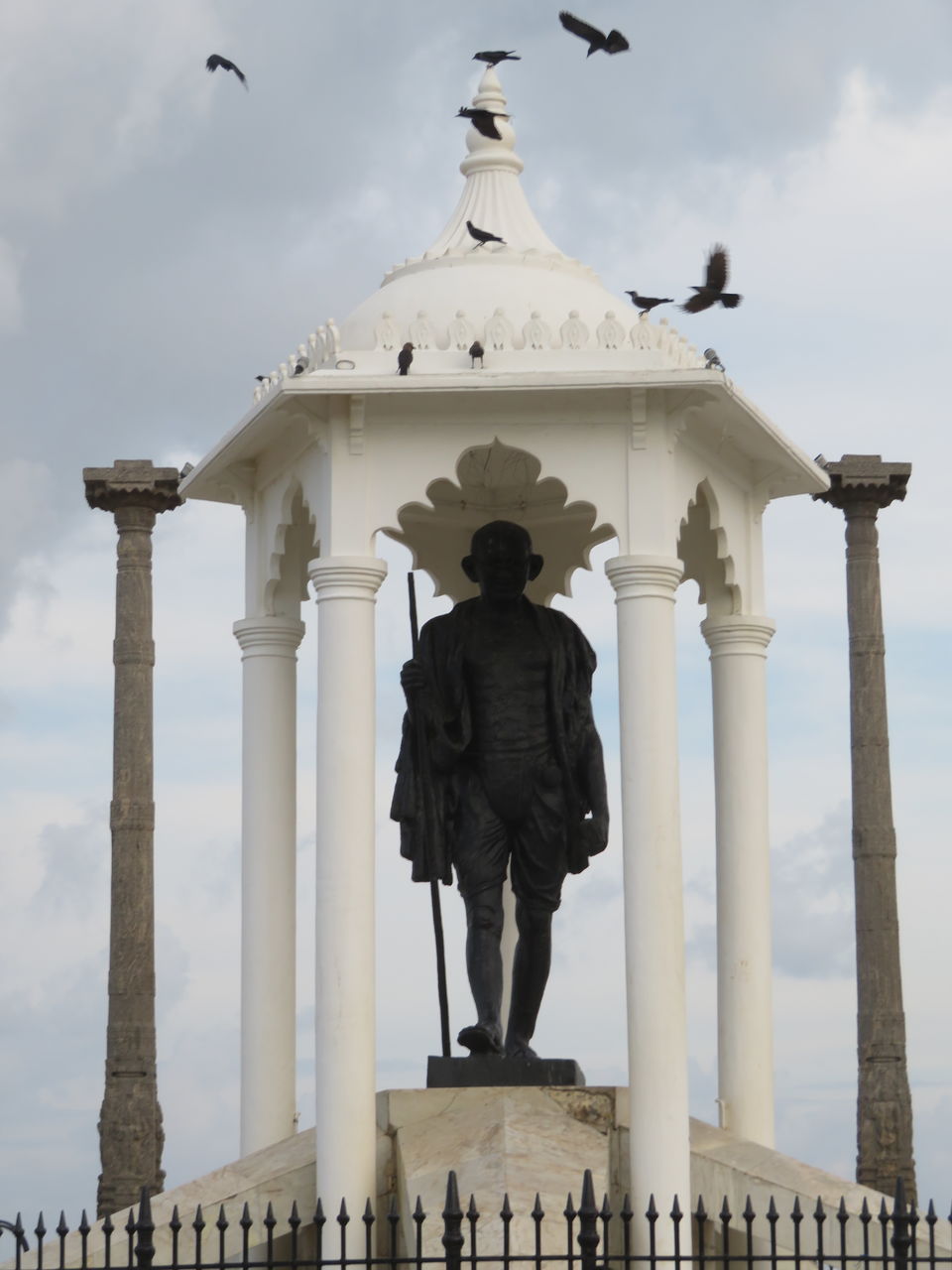 Photo of Beach Road, White Town, Pondicherry, Puducherry, India by Ritoparna Ray