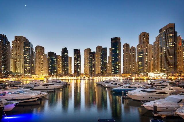 Photo of Amazing Dubai 2/4 by Explorer's Edition