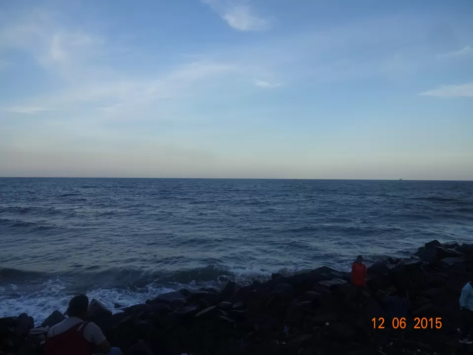 Photo of Promenade Beach, White Town, Puducherry, India by Nikita Mathur