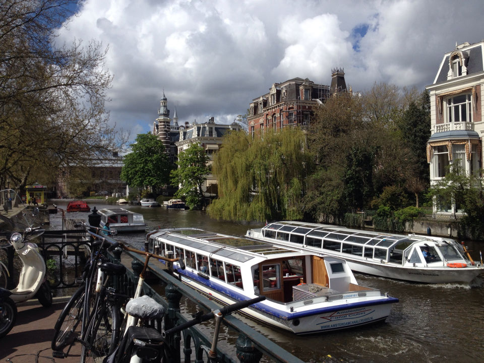 Photo of Toos and Roos, Amsterdam by Jovana