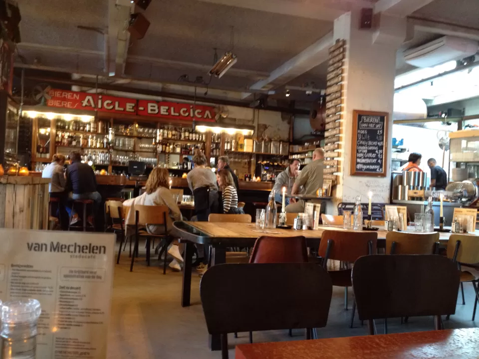 Photo of van Mechelen stadscafe, Sloterkade, Hoofddorppleinbuurt, Amsterdam, Niederlande by Jovana