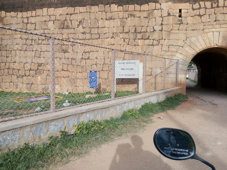 Photo of You stand on the edge n you see the depth- Avalabetta 100 km drive from Blore by Hanee