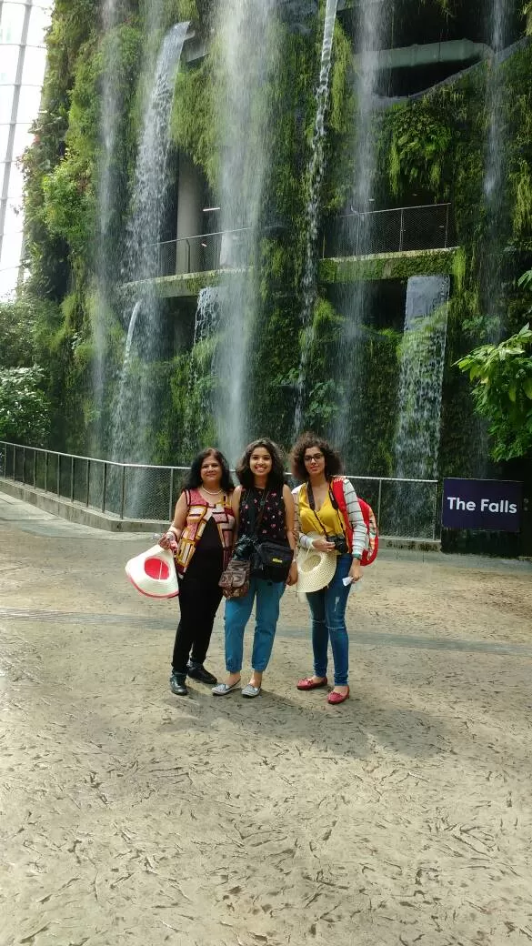 Photo of Singapore by Aisha Dwivedi