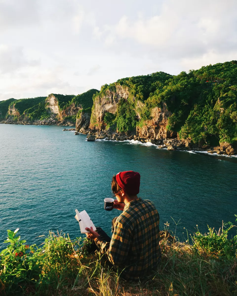 Photo of Wanna Travel The World From Your Couch? Here Are 6 Books That You Can Flip Through! by Khyati Maloo